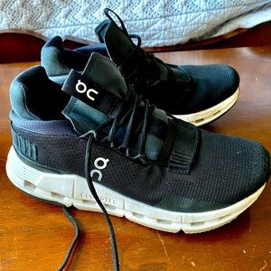On Running CloudNova Swiss running shoes in Black / White sz 7